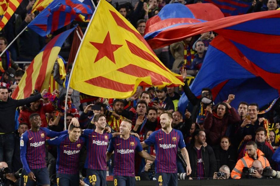 Así festejo el FC Barcelona la goleada sobre el Real Madrid. (Foto: AFP)