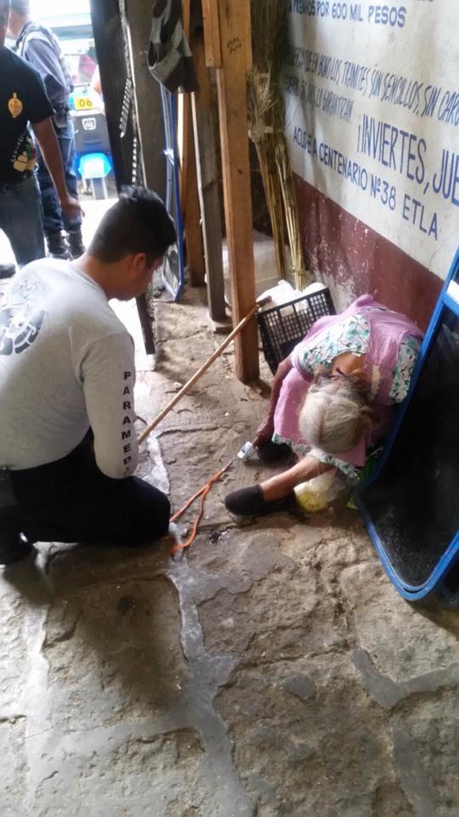 Los socorristas determinaron que la mujer murió por causas naturales. (Foto: Adub Santos/Facebook)