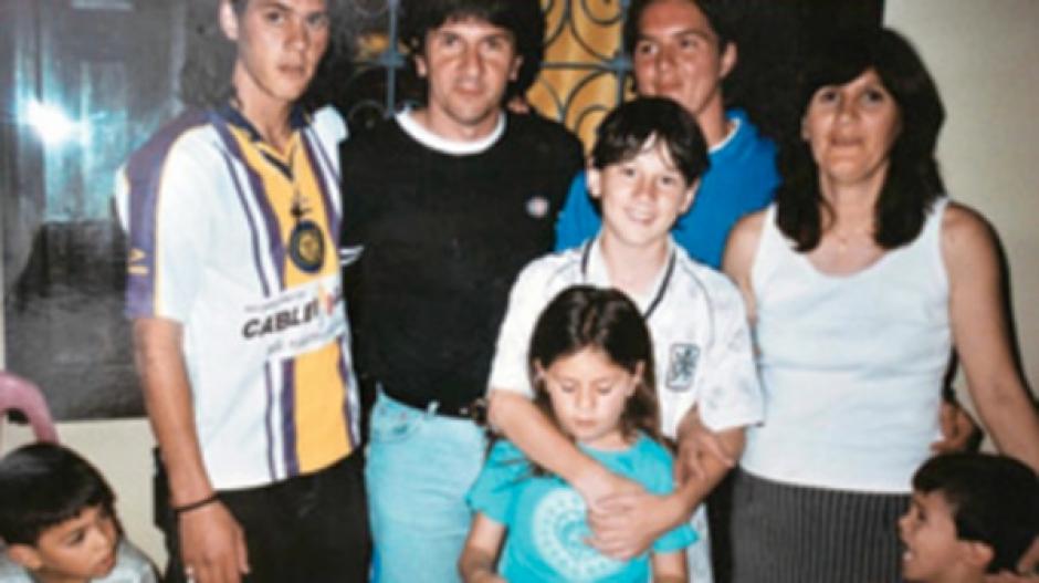 Una fotografía de Lionel Messi y su familia hace algunos años.&nbsp;(Foto: Instagram)