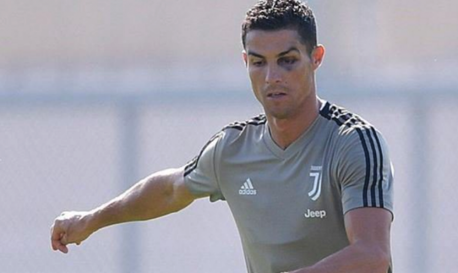 Cristiano Ronaldo durante la práctica de la Juventus. (Foto: Ole.ar)