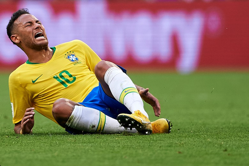 Un jugador estadounidense le recordó a un árbitro los dramas que Neymar hizo en el Mundial de Rusia 2018. (Foto: Mashable)