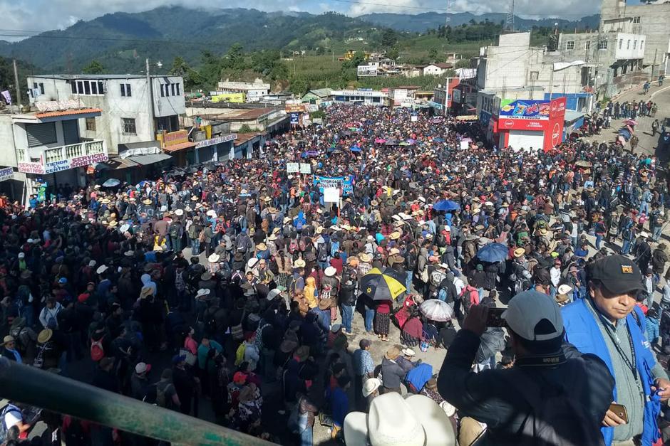 Pobladores de occidente participan en una manifestación para exigir la renuncia del presidente Jimmy Morales. (Foto: CUC)