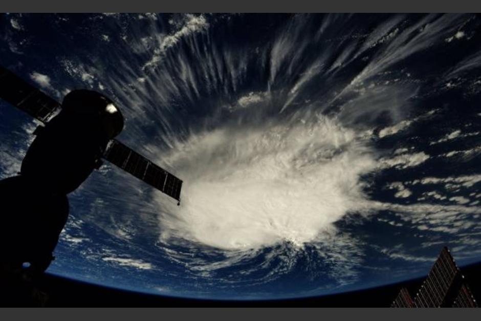 El astronauta Ricky Arnold compartió,en su cuenta de Twitter, fotografías del huracán Florence tomadas desde la Estación Espacial Internacional. (Foto: @astro_ricky)