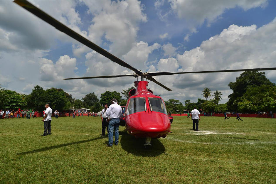 Uno de los helicópteros que Manuel Baldizón usó durante la campaña electoral habría sido comprado con fondos destinados para el Transurbano. (Foto: archivo/Soy502)&nbsp;