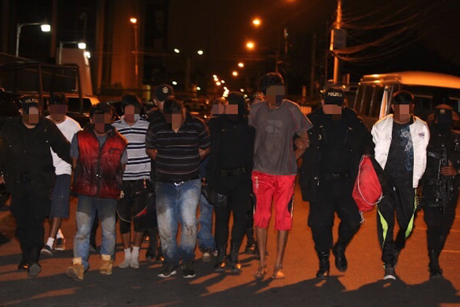 En total fueron capturadas nueve personas. (Foto: PNC)