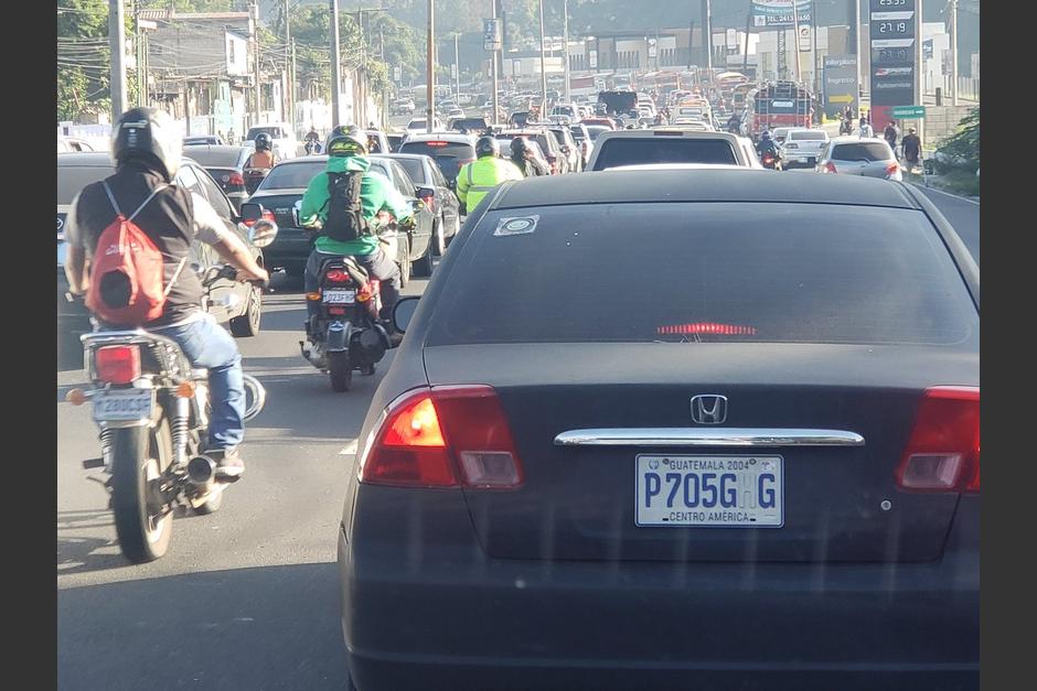 El conductor modificó su placa delantera y trasera. (Foto: Dalia Santos/PMT)&nbsp;