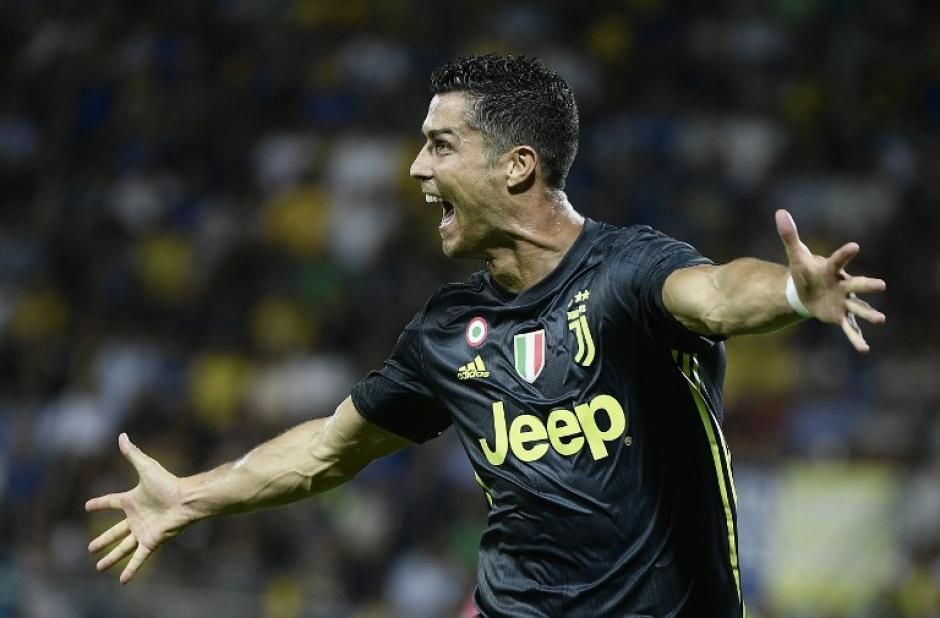 Así festejó el portugués Cristiano Ronaldo su tercer tanto con la Juventus. (Foto: AFP)