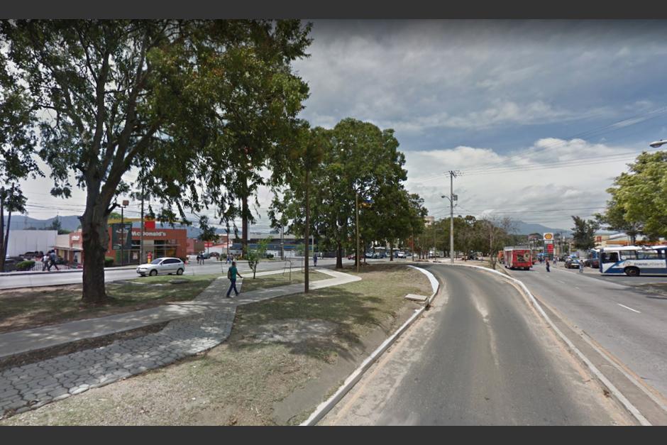 En este sector se estudia la posibilidad de construir un paso a desnivel sobre la avenida Petapa. (Foto: Google Maps)