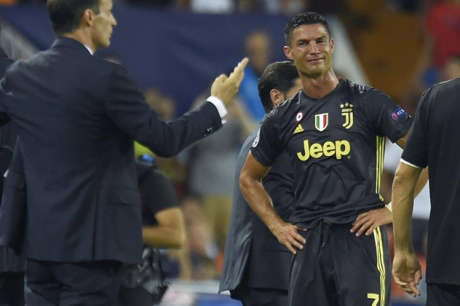Cristiano Ronaldo sufrió mucho la expulsión ante el Valencia. (Foto: AFP)
