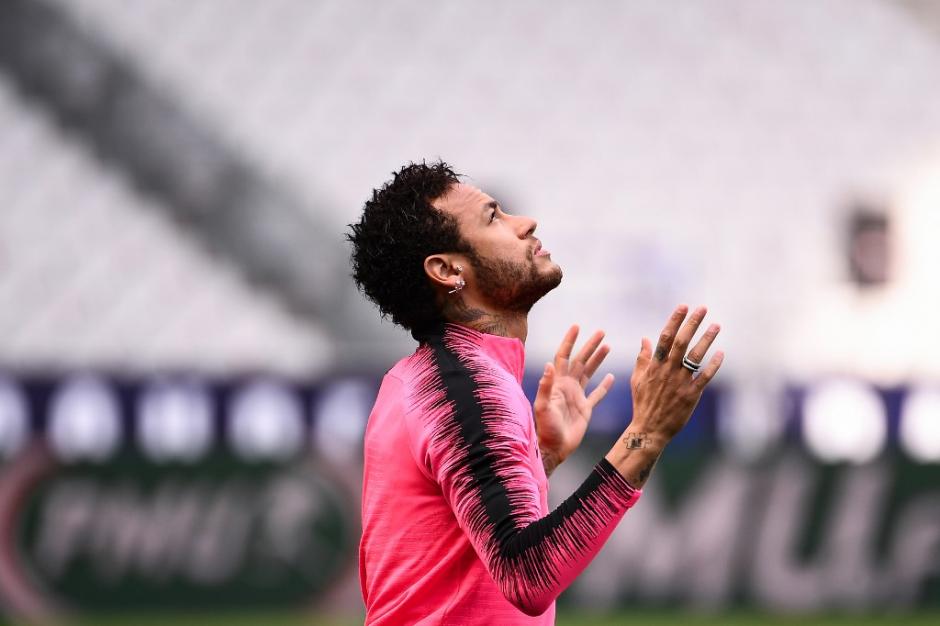 Neymar suspendido tres juegos de Champions por insulto a árbitro. (Foto: AFP)