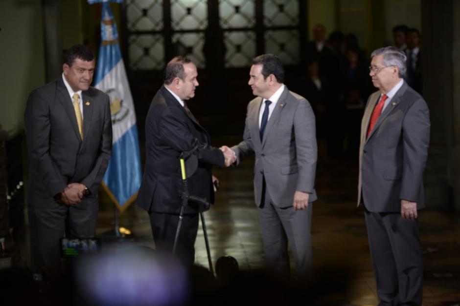 El presidente electo Alejandro Giammattei y Jimmy Morales sostuvieron una reunión en el Palacio Nacional de la Cultura. (Foto: Wilder López/Soy502)