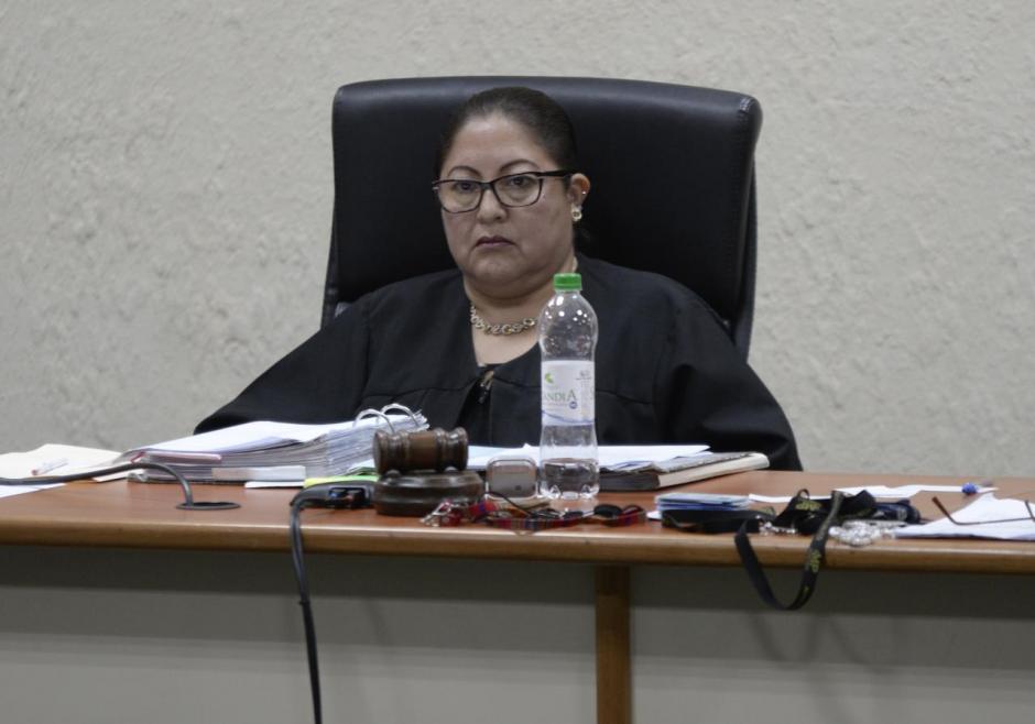 La presidenta del Tribunal Décimo Tercero de Sentencia, Edna Maxia, dijo que su criterio es que sí hay delito en el caso de la acusación que realizó el MP para los familiares del presidente Jimmy Morales. (Foto: Wilder López/Soy502)&nbsp;