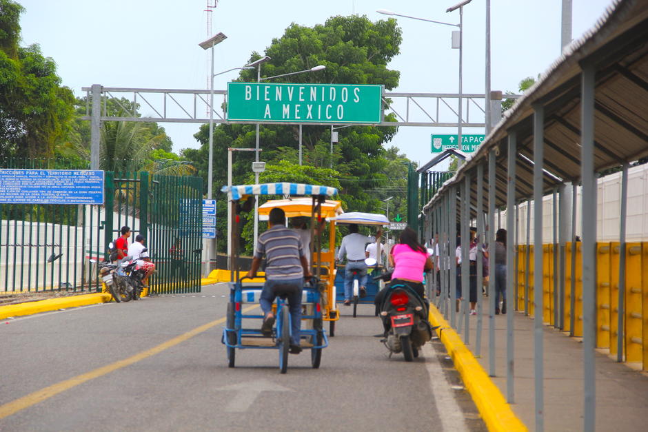 El contrabando de gasolina de Guatemala hacia México lleva varios meses y afecta a las estaciones de Chiapas. (Foto: Fredy Hernández/Soy502)