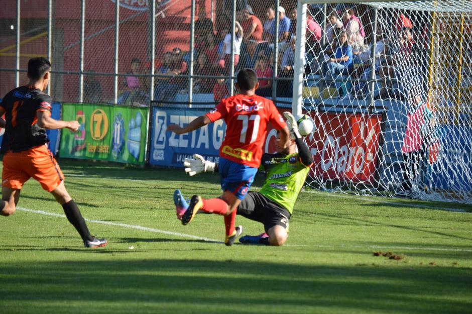 Municipal venció al equipo Águilas, de El Salvador, con un marcador de 3-0. (Foto: Rudy Martínez/Soy502)
