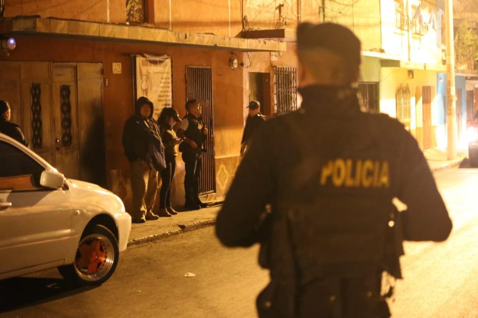 La PNC realiza varios allanamientos que buscan la red de pandilleros que organizó la explosión. (Foto: PNC)&nbsp;