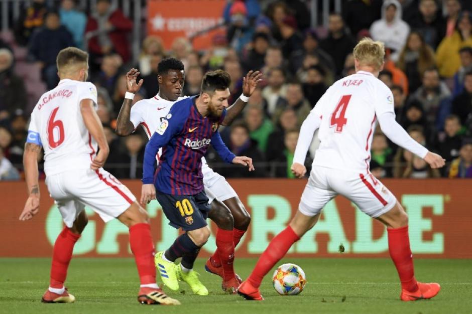 Penalti dudoso sobre Messi y gol de Barcelona. (Foto: AFP)