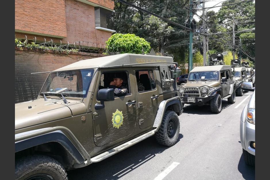El 31 de agosto de 2018 el Gobierno usó los Jeep J8 donados por EE.UU. para apostarlos frente a la CICIG y de la Embajada estadounidense. (Foto: Archivo/Soy502)