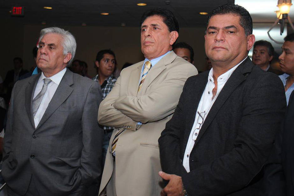 Brayan Jiménez (al centro) fue condenado a dos años de libertad condicional por el FIFAGate. (Foto: Archivo/Soy502)