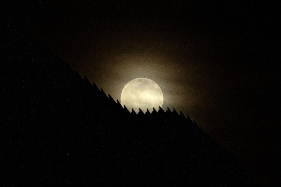 Esta nueva imagen de la luna ha generado una gran admiración entre la comunidad dedicada a la astronomía. (Foto: AFP)