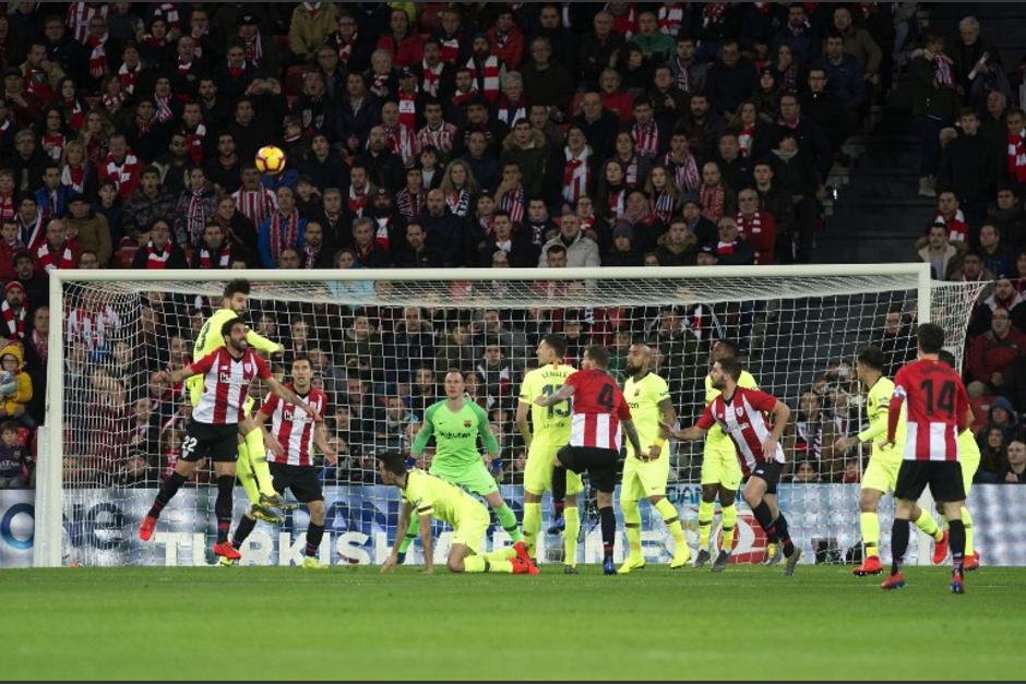 El portero Ter Stegen fue la gran figura del Barcelona. (Foto: AFP)