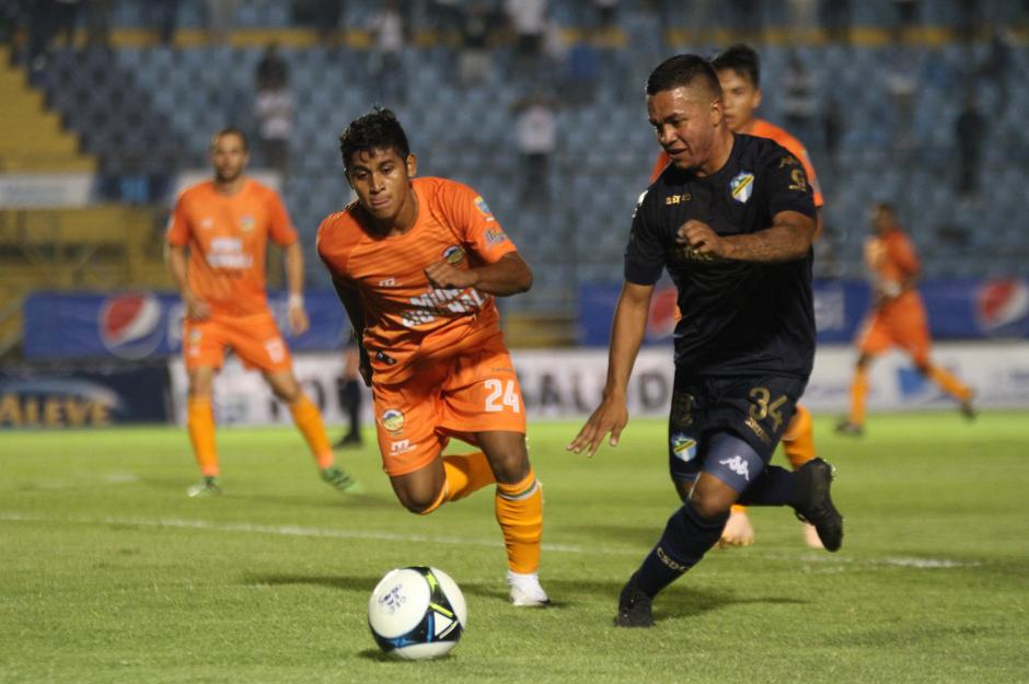 En un partido con muy poca intensidad, Comunicaciones empató a cero con Siquinalá en el Estadio Nacional Doroteo Guamuch Flores. (Foto: Luis Barrios/Soy502)