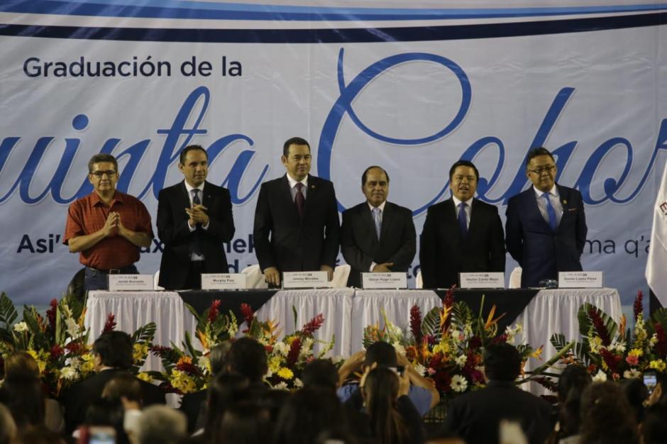 El presidente Jimmy Morales y el líder sindical Joviel Acevedo volvieron a compartir mesa y ambos hablaron de su buena relación para lograr acuerdos. (Foto: Presidencia)