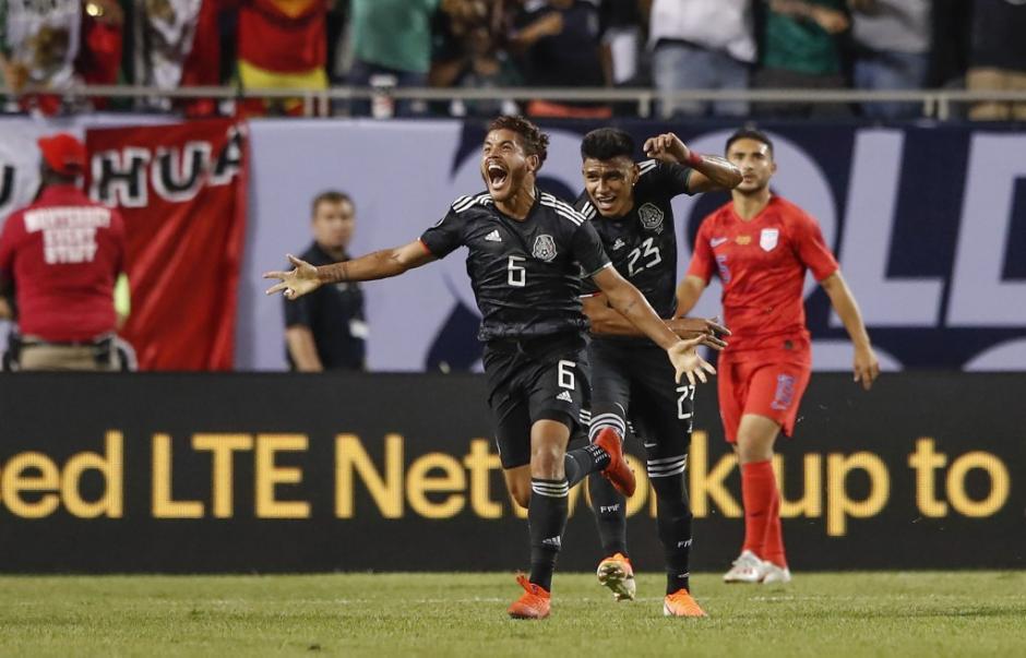 El grito de gol del mexicano Jonathan dos Santos. (Foto: AFP)