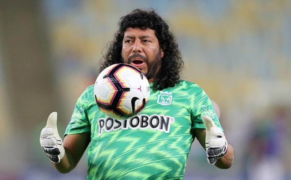 René Higuita se cortó el pelo después de perder una apuesta. (Foto: Telefe)