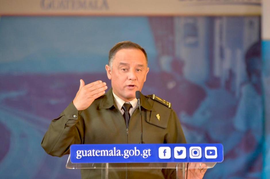 El ministro de la Defensa, Luis Ralda, ofreció una conferencia de prensa al culminar la reunión de Gabinete. (Foto: Jesús Alfonso/Soy502)