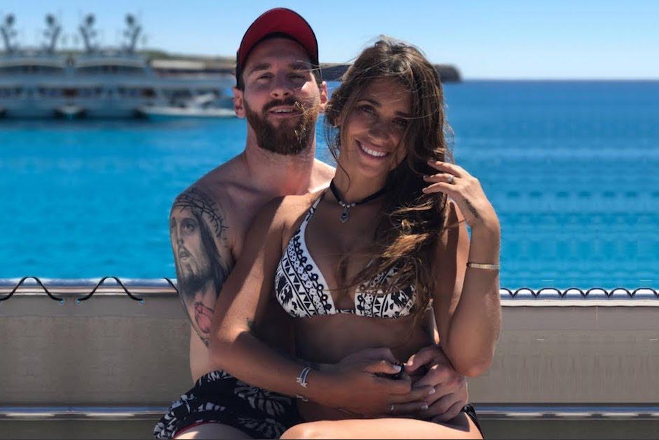 Antonela Roccuzzo&nbsp; disfruta de sus vacaciones junto a su esposo Lionel Messi. (Foto: Instagram)