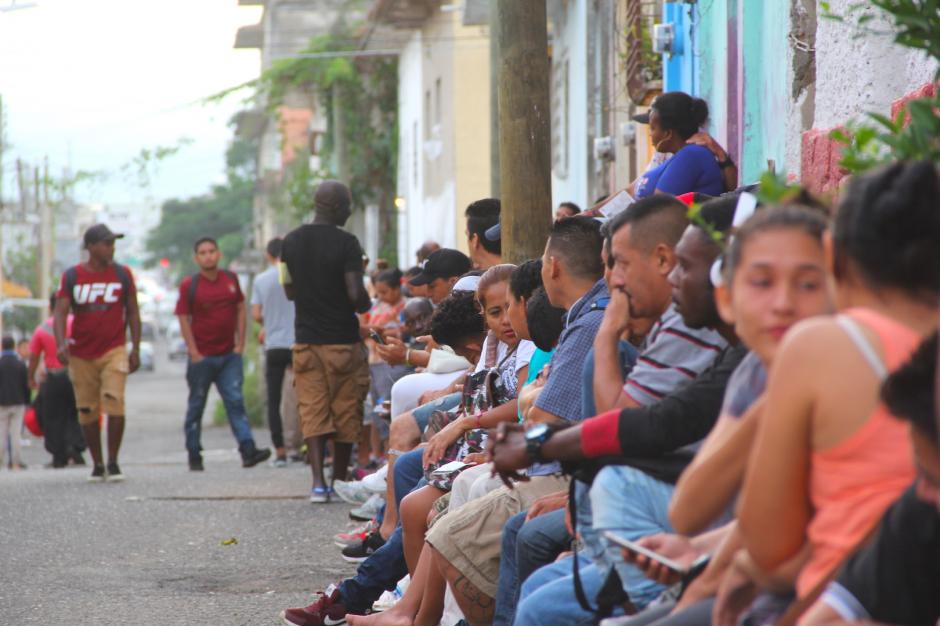 Los migrantes se han visto atrapados en Tapachula. Su intento por buscar refugio se ve cada vez más lejos por la sobrepoblación en albergues y la Comisión Mexicana de Ayuda al Refugiado. (Foto: Fredy Hernández/Soy502)