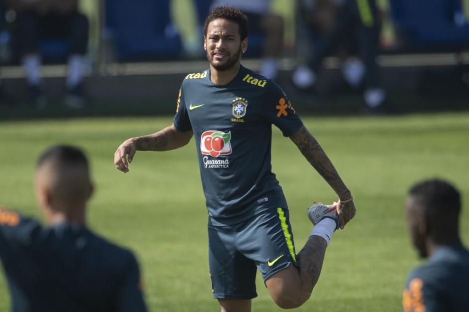 Neymar durante la práctica con la Selección de Brasil. (Foto: AFP)