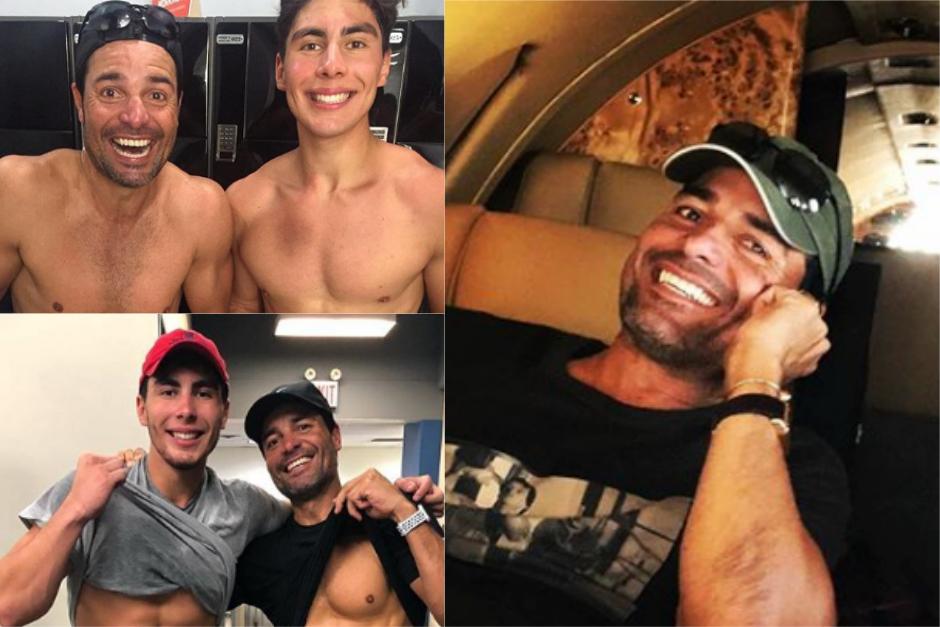 Solo con su hijo hemos visto a Chayanne libre de mostrar sus abdominales. (Fotos: Instagram)