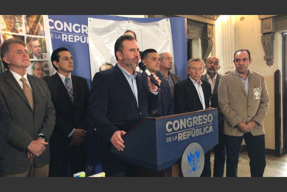 Roberto Arzú dijo que llegó al Congreso como invitado del diputado Luis Hernández Azmitia. (Foto: cortesía José Castro)