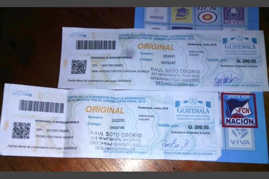 Varias vecinos denunciaron la entrega de cupones por parte del partido de Gobierno y la UNE. (Foto: Archivo/Soy502)