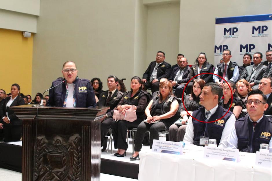 Abdi Ariel Guerra Guzmán durante un evento público con la Fiscal General, María Consuelo Porras. (Foto: MP)&nbsp;