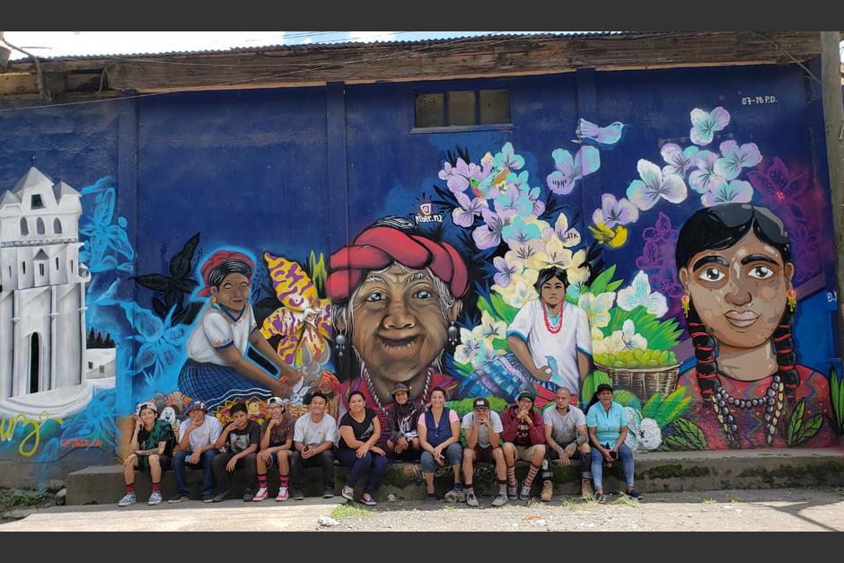 Los jóvenes artistas han recorrido varios sitios de Guatemala para destacar la belleza del país en pintura. (Foto: Inguat)