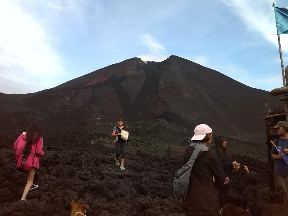Los visitantes quedaron admirados tras su visita al volcán de Pacaya durante esta semana. (Foto: Fredy Hernández/Soy502)