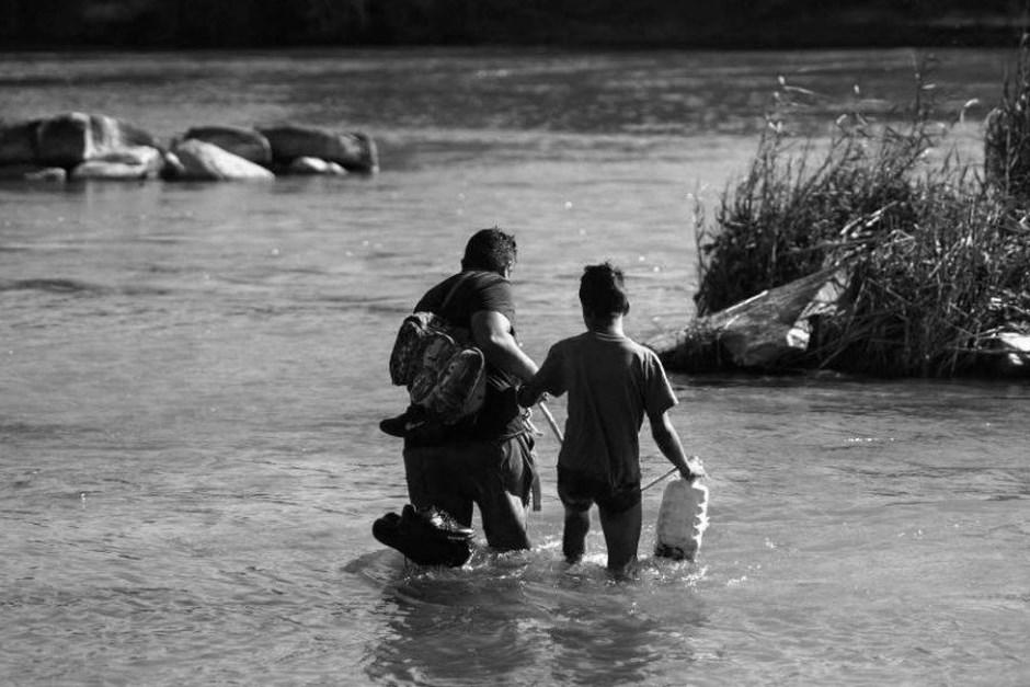 El padre trató de salvar a su hija, pero la corriente del río Bravo los arrastró. (Foto: Conexión Sinaloa)