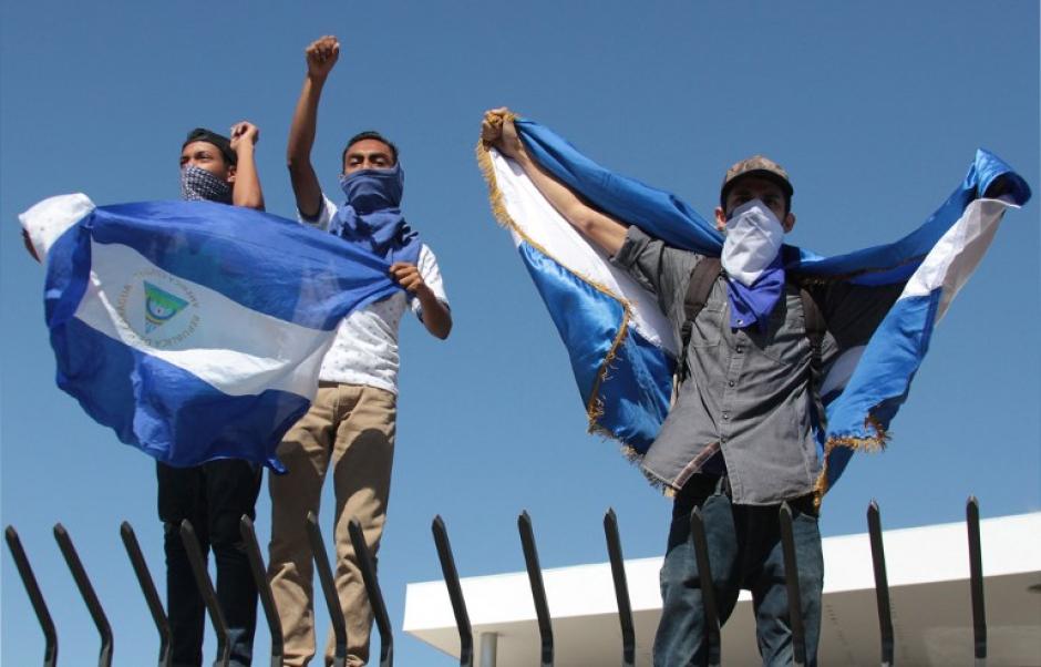 Varias personas recobraron su libertad tras ser reprimidos la tarde del sábado en Nicaragua. (Foto: AFP)