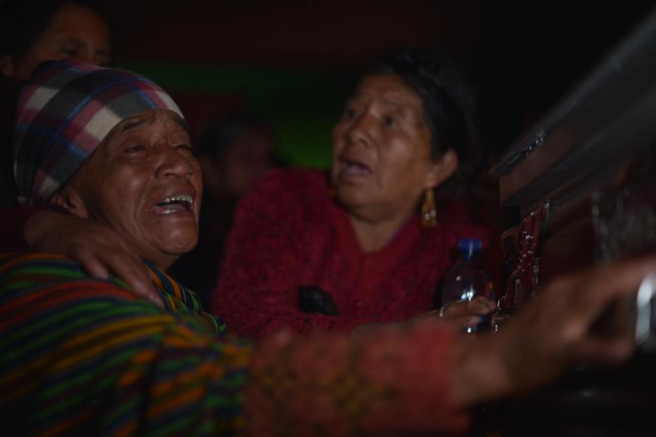 El dolor embarga a varias familias de Nahualá. (Foto: Jesús Alfonso/Soy502)