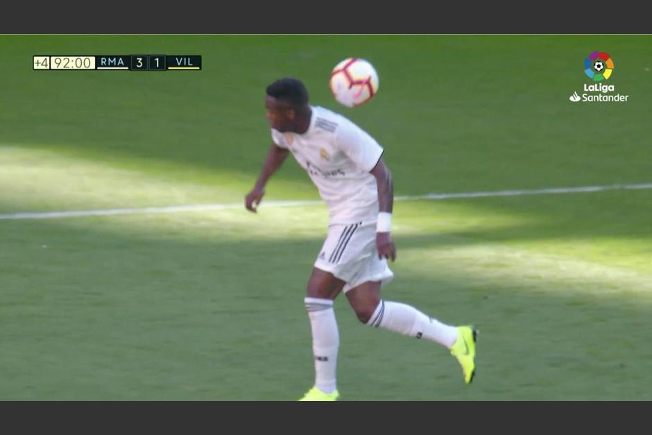 Vinicius Se Luce Haciendo La Espaldinha De Ronaldinho