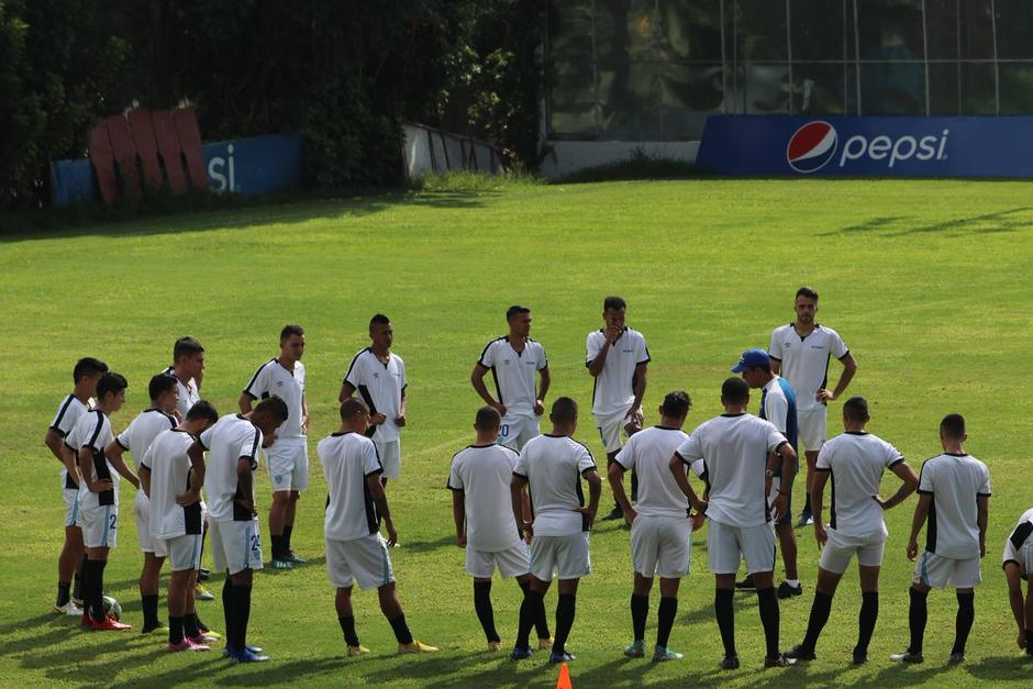 La selección mayor de Guatemala se entrena para enfrentar a Paraguay en partido amistoso el próximo 9 de junio en Asunción del Paraguay. (Foto: Fedefut)