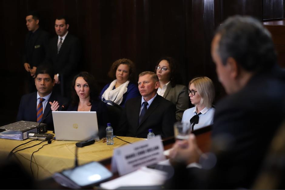 Los diputados de la denominada "Comisión de la Verdad" escucharon a la familia rusa. (Foto: Congreso)