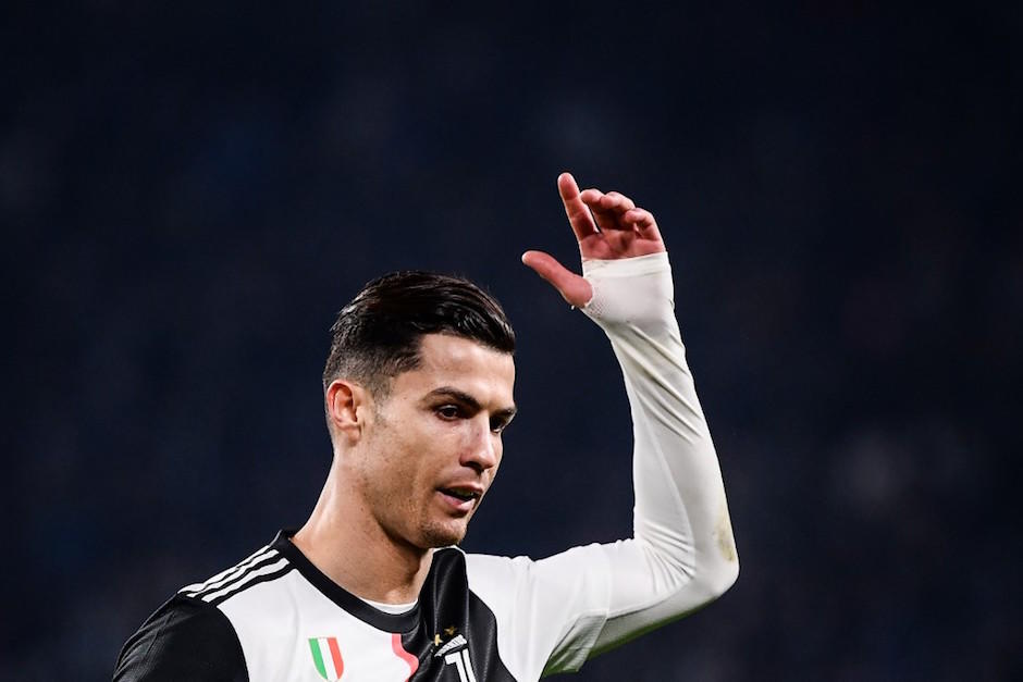 Cristiano Ronaldo podría ser sancionado dos años por irse del estadio antes de que terminara,el clásico Juventus - Milan. CR7salió de cambio y no le gustó. (Foto: AFP)