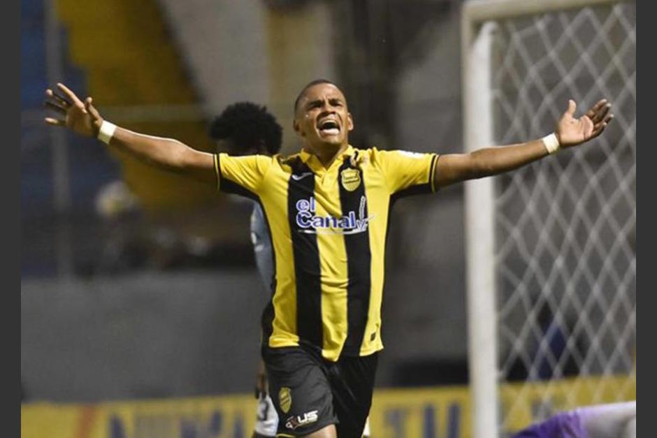 Rony Martínez le dio el triunfo al Real España que venció 2-0 a Comunicaciones en la Copa Premier. (Foto: EuroSport)