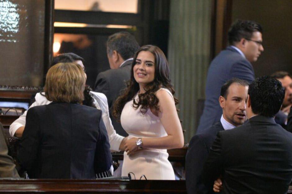 La diputada publicó una fotografía frente al Congreso con un mensaje que le otorgó duras críticas. (Foto: Archivo)&nbsp;