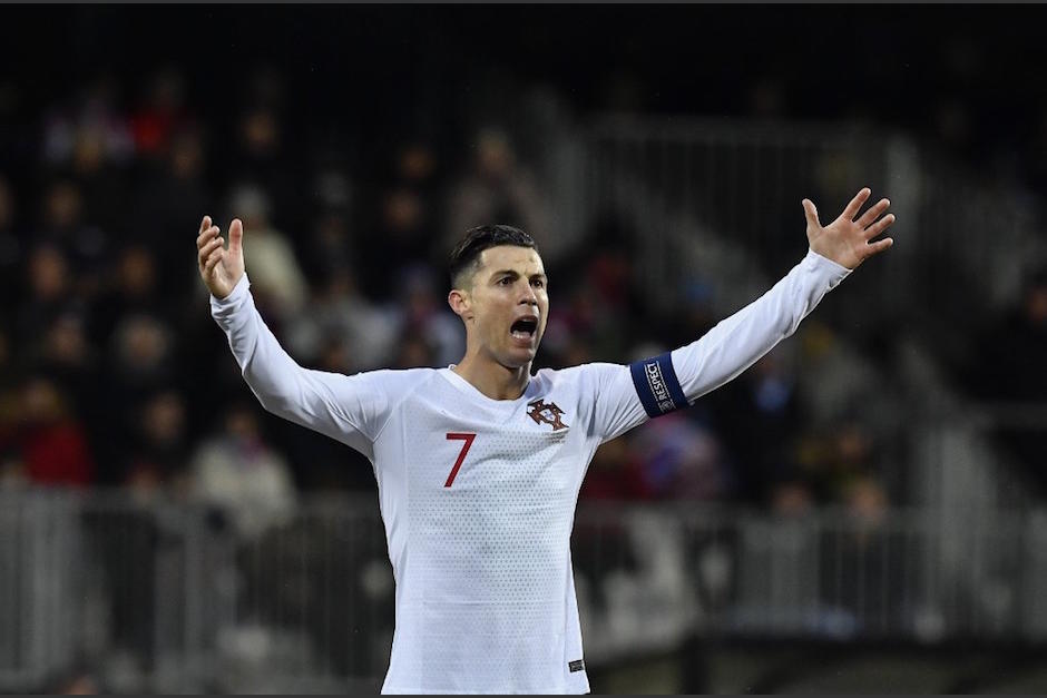 Cristiano Ronaldo festeja su anotación con la Selección de Portugal. (Foto: AFP)