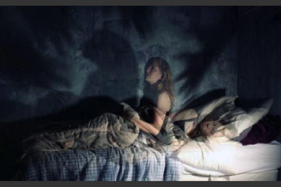 La parálisis del sueño es cuando el cerebro se despierta antes que tu cuerpo. (Foto: Gizmodo)