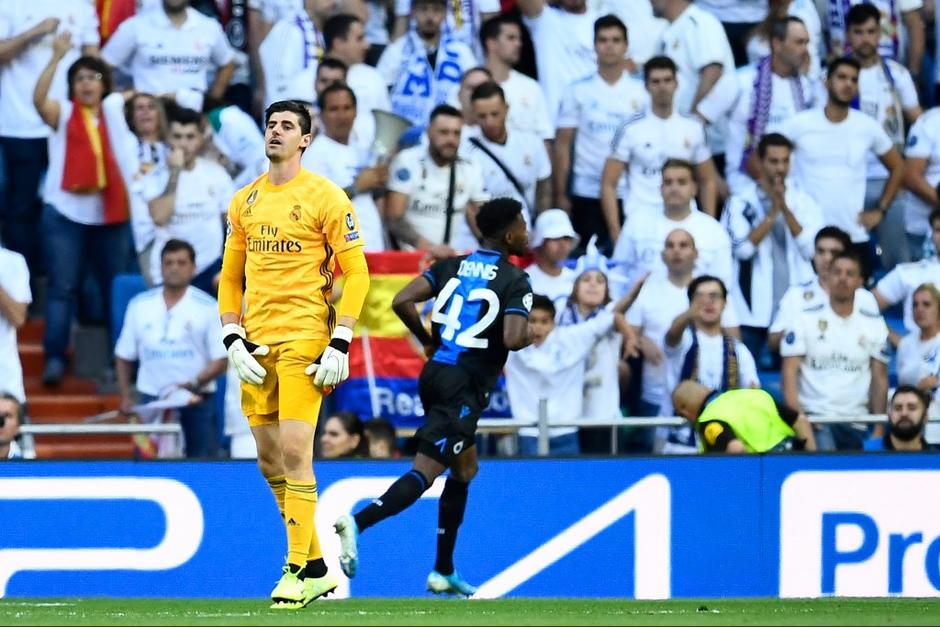 El portero del Real Madrid abandonó el terreno de juego en el medio tiempo para sorpresa de muchos. (Foto: AFP)
